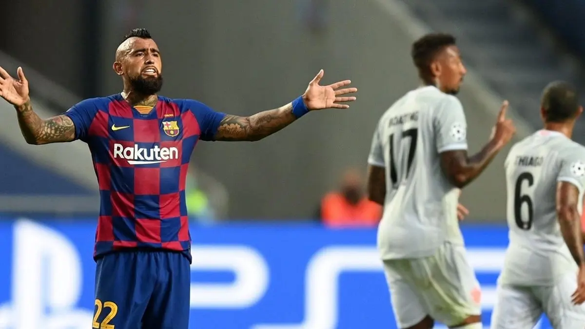 شاهد: فيدال يبكي بعد الهدف السادس لبايرن ميونخ ضد برشلونة (فيديو وصورة)