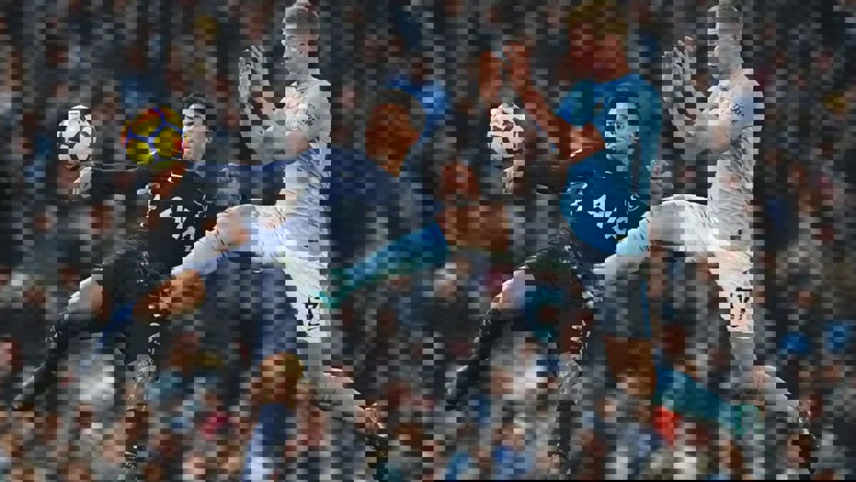 سوشيال ميديا الرياضة: دي بروين يشارك ديلي آلي في جمع التبرعات.. ونجوم بروسيا دورتموند يقلدون قصة شعر فيتسل