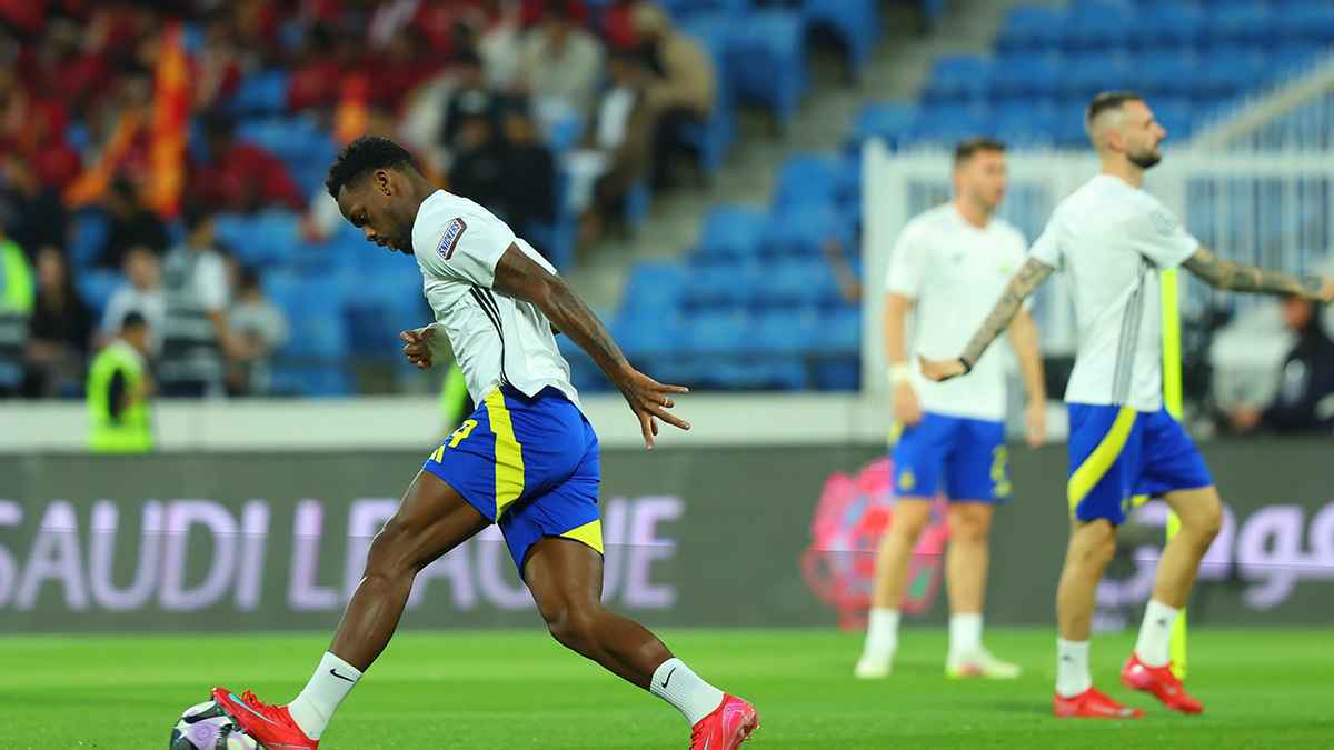 لقطة اليوم.. جون دوران يغيب أمام الاتحاد بسبب "سقوط غريب" (فيديو)