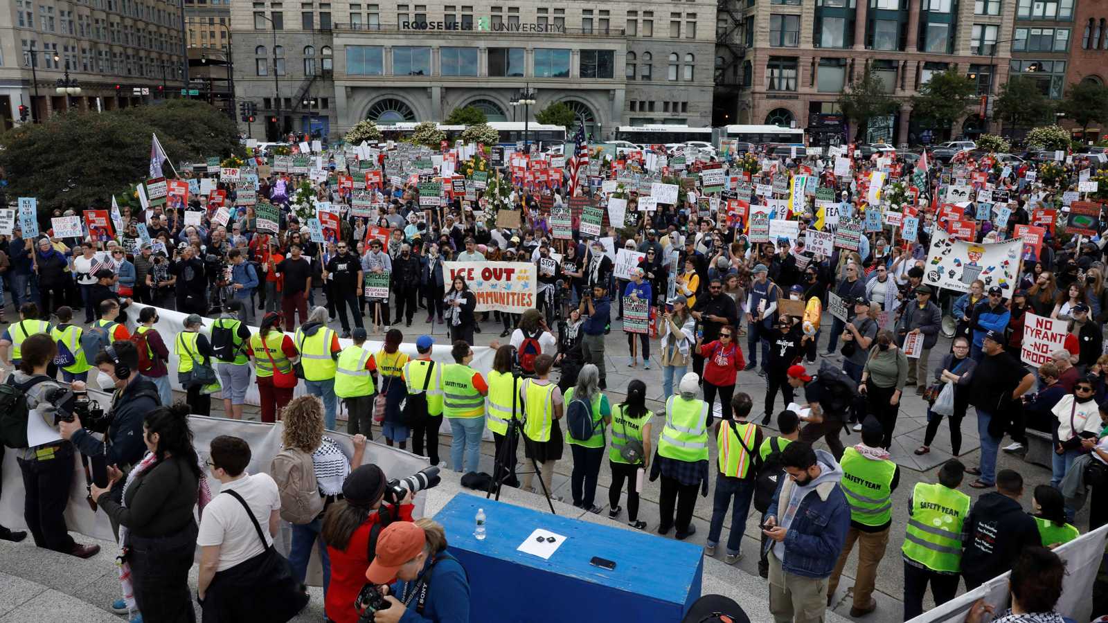 "سياسة العسكرة".. قبضة ترامب الأمنية تنذر بإشعال فوضى في أمريكا