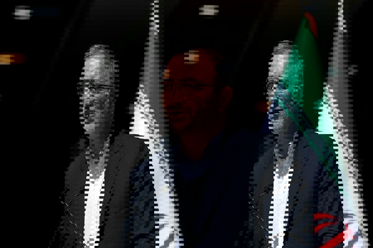 الأصولي المتشدد علي رضا زاكاني يقرر خوض انتخابات الرئاسة في إيران