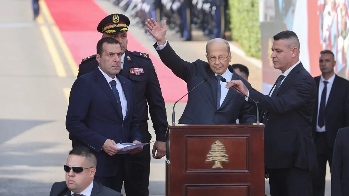 غداة مغادرة عون قصر بعبدا.. ما الذي يحدث في لبنان دون رئيس؟

