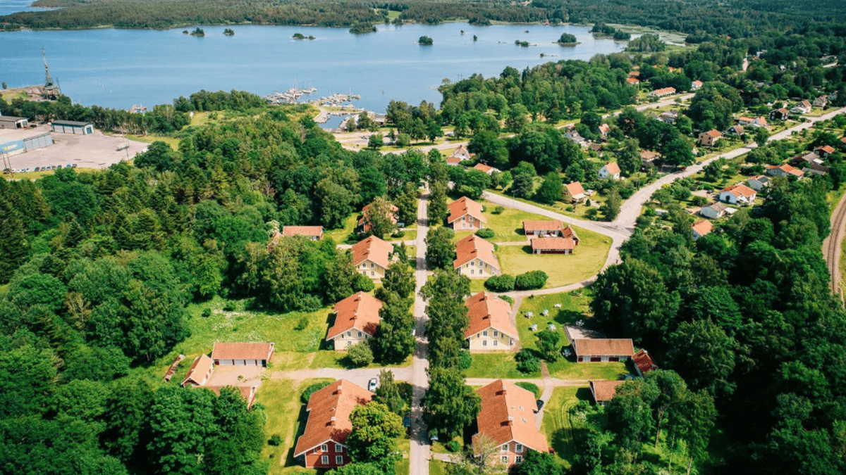 قطعة أرض للبيع بثمن فنجان قهوة في السويد.. ما السبب؟