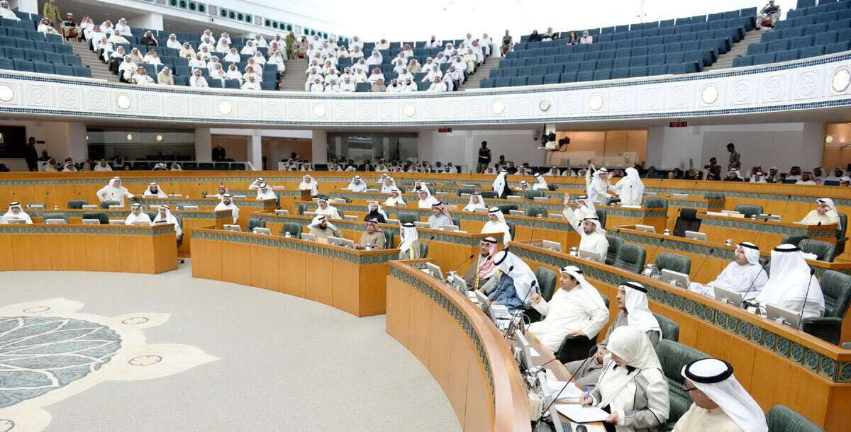 الكويت تحقق في تلقي نواب في مجلس الأمة أموالاً من الحكومة