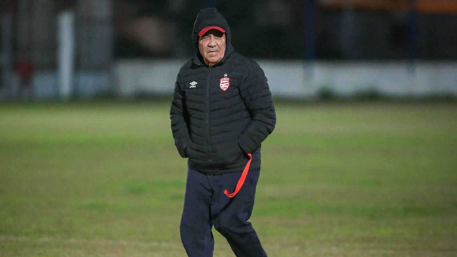 فوزي البنزرتي يرفض عرضين للرحيل عن الإفريقي التونسي 