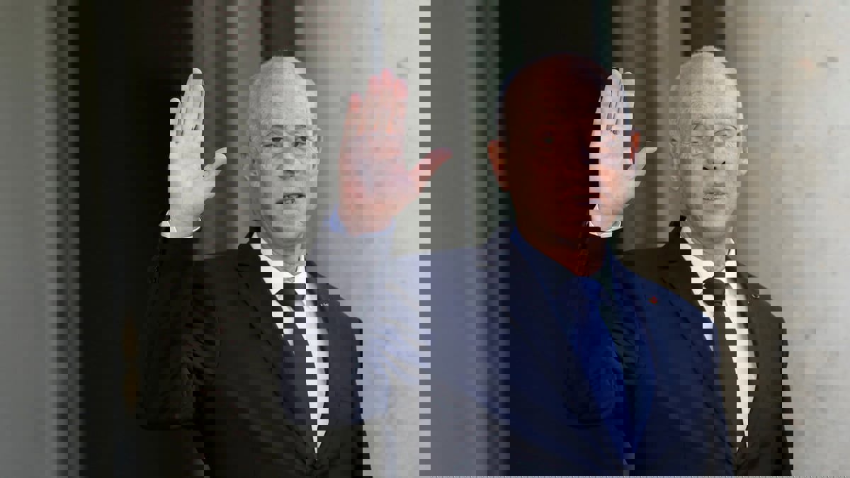 محللون تونسيون: دعوات أمريكا المتكررة لإنهاء الإجراءات الاستثنائية مساس بالسيادة الوطنية