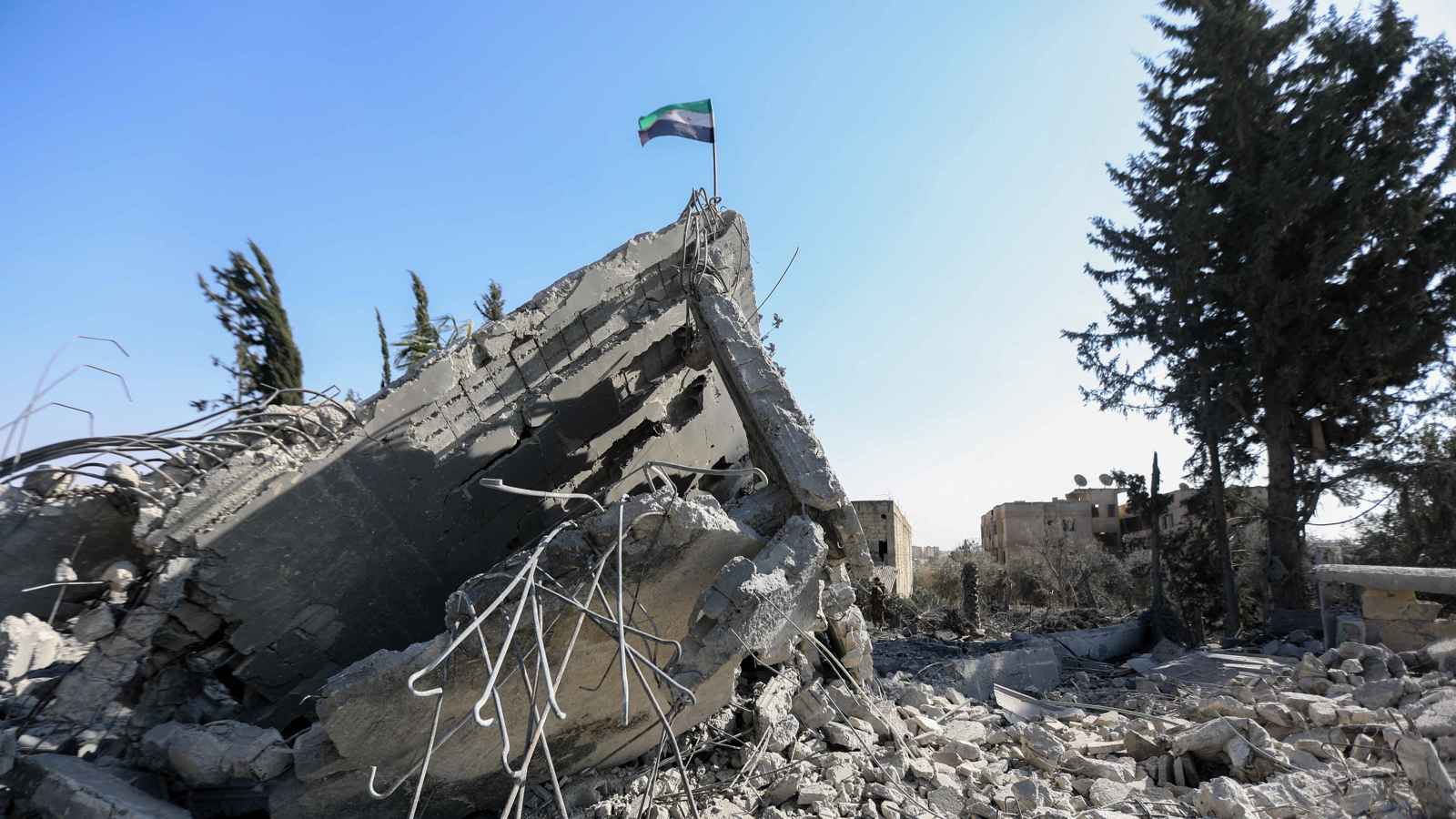 هجوم قرية "كويا" يخلط الأوراق في جنوب سوريا.. ماذا تريد إسرائيل؟