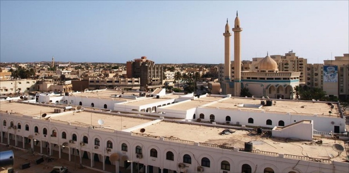 محتجون يحتلون بلدية مصراتة ويغلقون أبوابها بالحجارة (صورة)