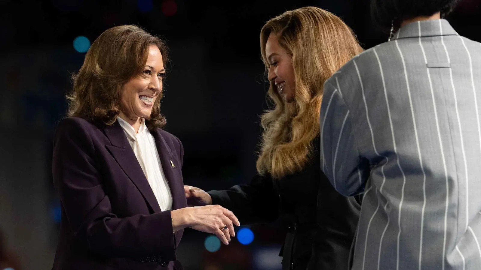 بيونسيه تدعم هاريس في تجمع سلط الضوء على "الإجهاض"