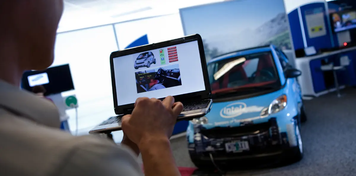 "إنتل" تختبر 100 سيارة ذاتية القيادة في شوارع القدس