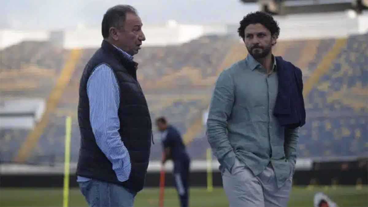 الخطيب يطرد 4 أساطير من "جنة الأهلي"