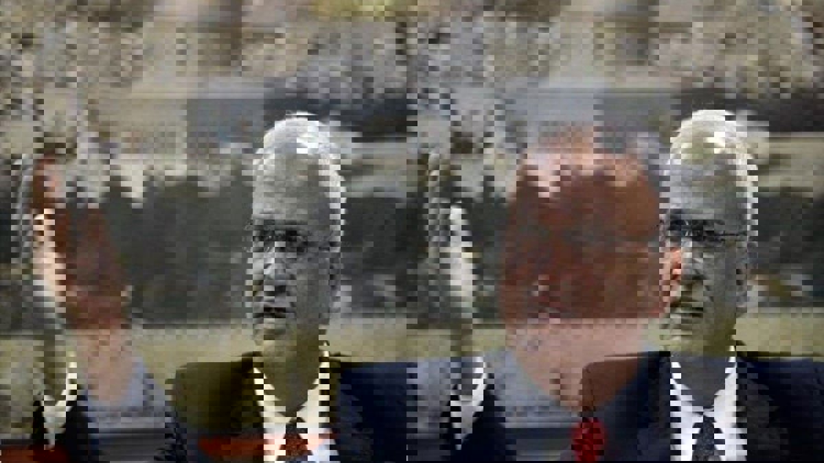 عريقات: وفد فتح في القاهرة يسعى لإلزام حماس بالتوجه للانتخابات