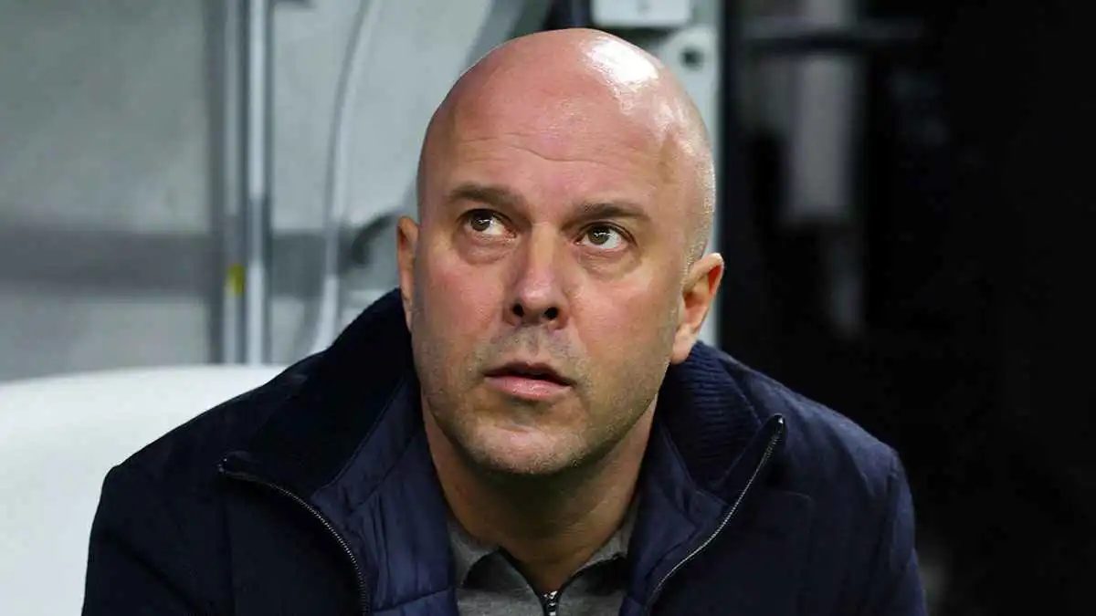 اعتراف خطير من سلوت.. ما الهزيمة الصادمة التي قادت ليفربول للتتويج بالدوري؟