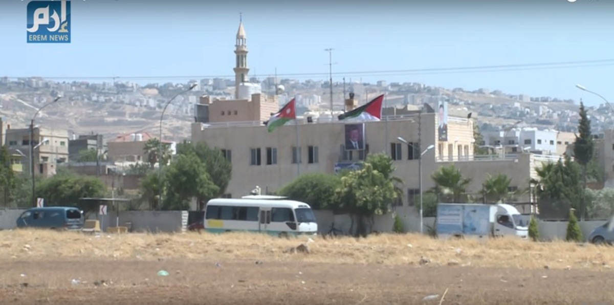 طوق أمني حول البقعة للقبض على منفذي هجوم المخابرات الأردنية (فيديو إرم)