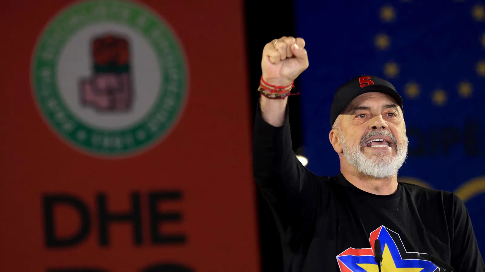 رئيس وزراء ألبانيا يحقق فوزًا تاريخيًا بولاية رابعة