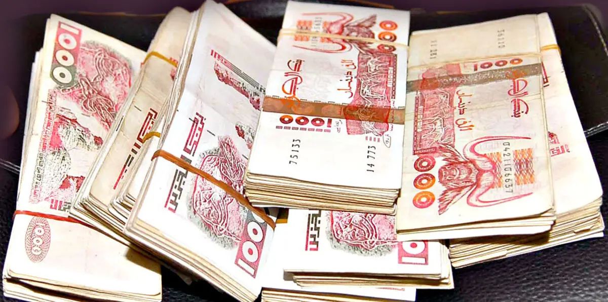 الجزائر تطبع نحو 32 مليار دولار لسد العجز.. والخبراء يحذرون