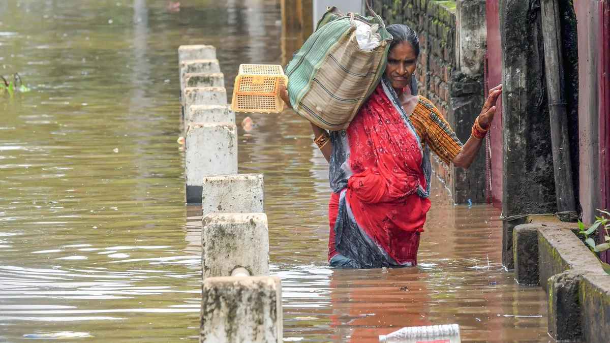 الهند.. قتلى وجرحى في فيضانات وانهيارات أرضية (صور وفيديو)