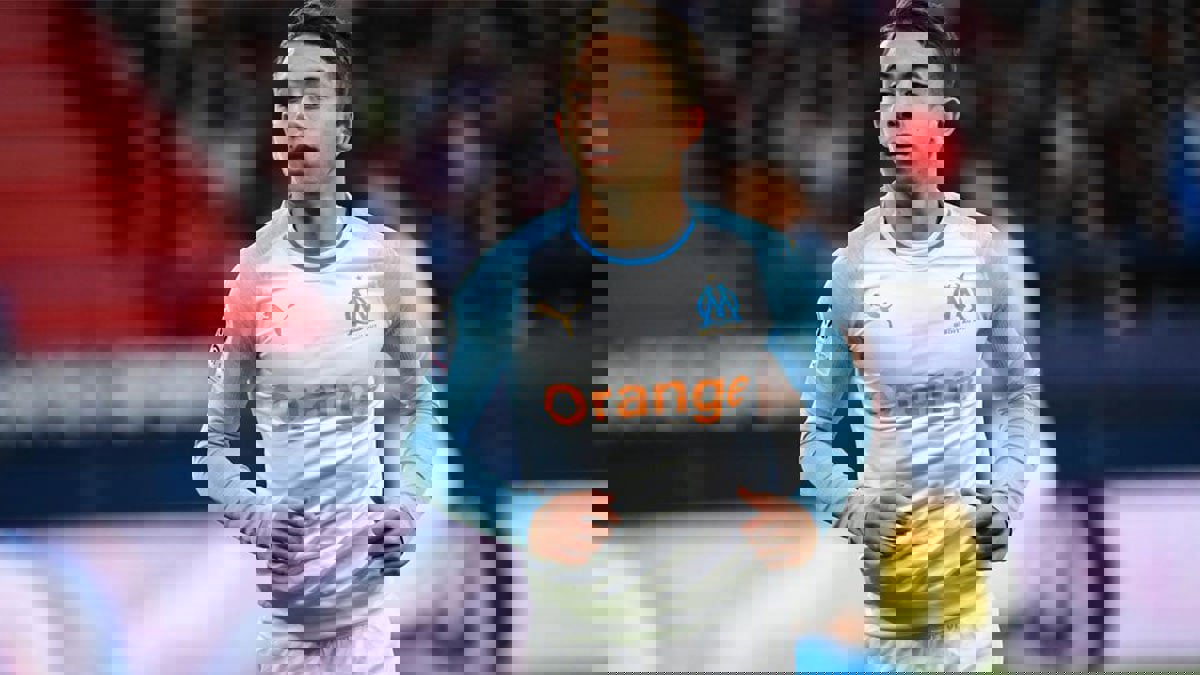 نادي برشلونة يرصد جوهرة فرنسية جزائرية في مارسيليا.. واللاعب يكشف موقفه من "البلوغرانا"