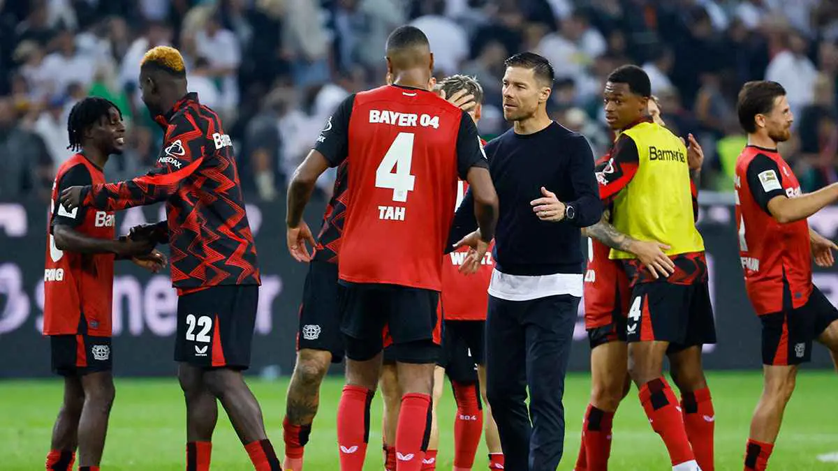 بالاسم.. تشابي ألونسو يطالب ريال مدريد بصفقتين جديدتين