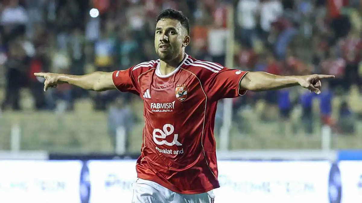 بسبب "الإشارة".. الأهلي المصري يعاقب تريزيغيه