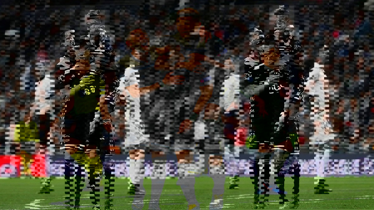 أياكس يُنهي هيمنة ريال مدريد على دوري أبطال أوروبا ويسحقه في سنتياغو برنابيو (فيديو)