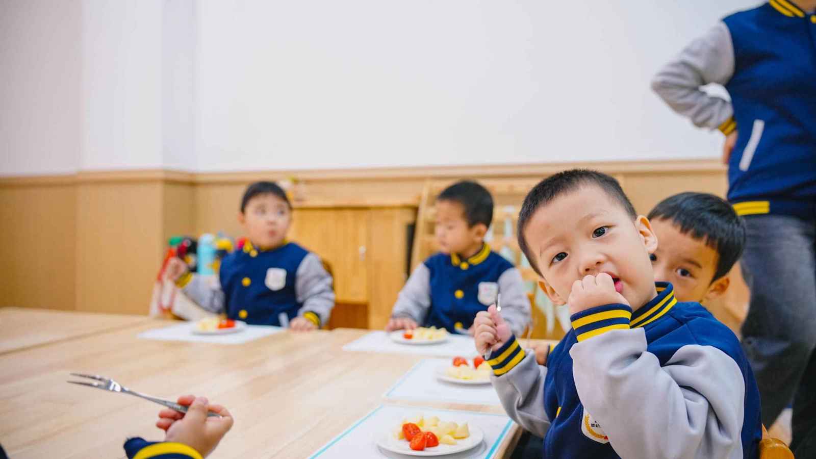 الصين تحقق بتسمم أطفال حضانة بمادة الرصاص