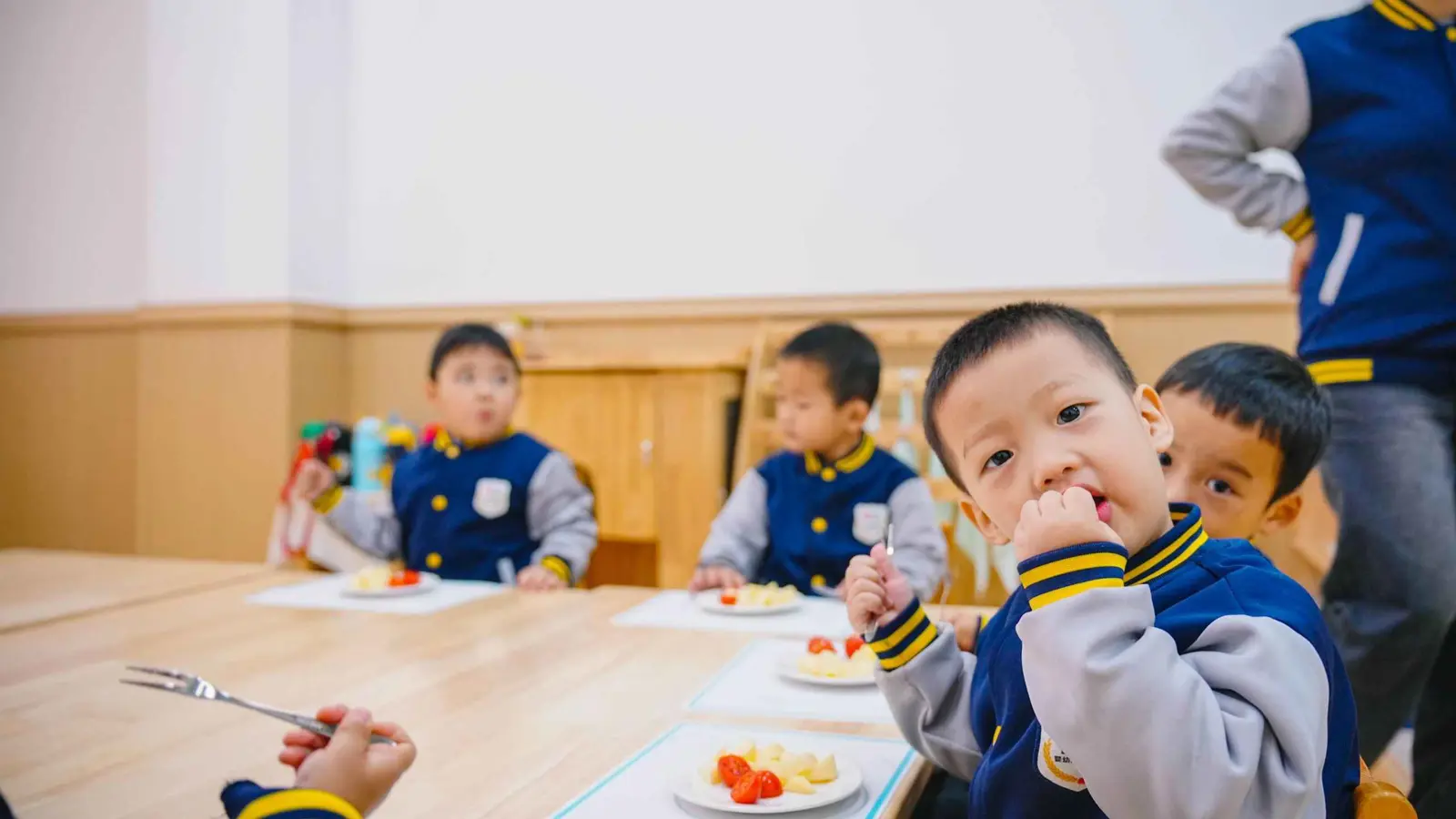 الصين تحقق بتسمم أطفال حضانة بمادة الرصاص