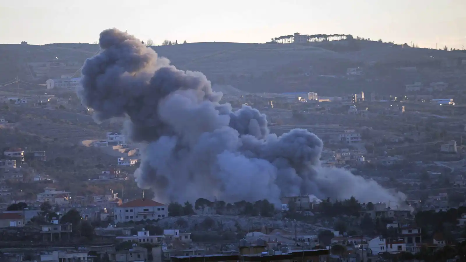 الجيش الإسرائيلي: استهدفنا أنفاقا لحزب الله في لبنان (فيديو)