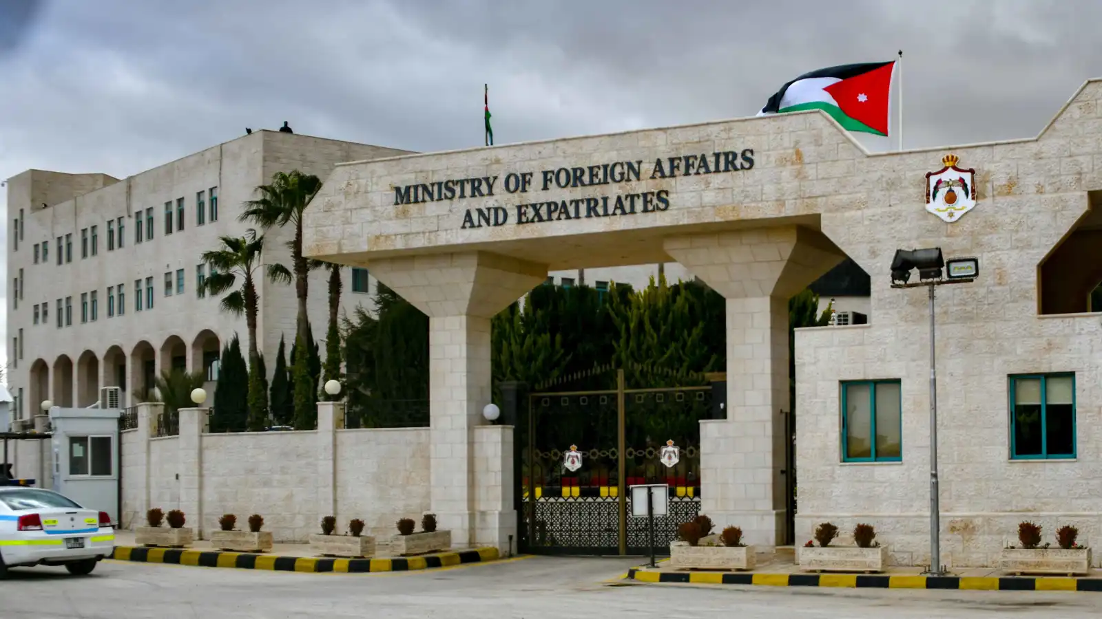 الأردن يستدعي القائم بأعمال سفارة إيران