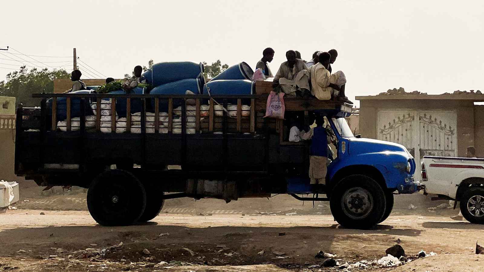 بقوة السلاح.. شهادات توثق نهب الجيش السوداني ممتلكات المواطنين‎