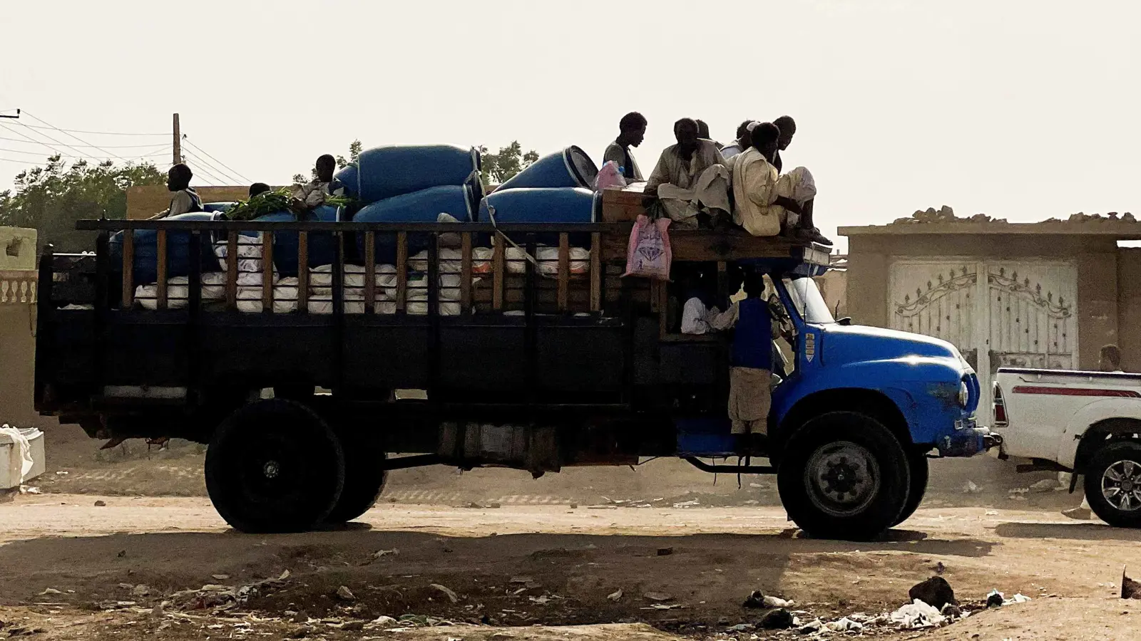 بقوة السلاح.. شهادات توثق نهب الجيش السوداني ممتلكات المواطنين‎