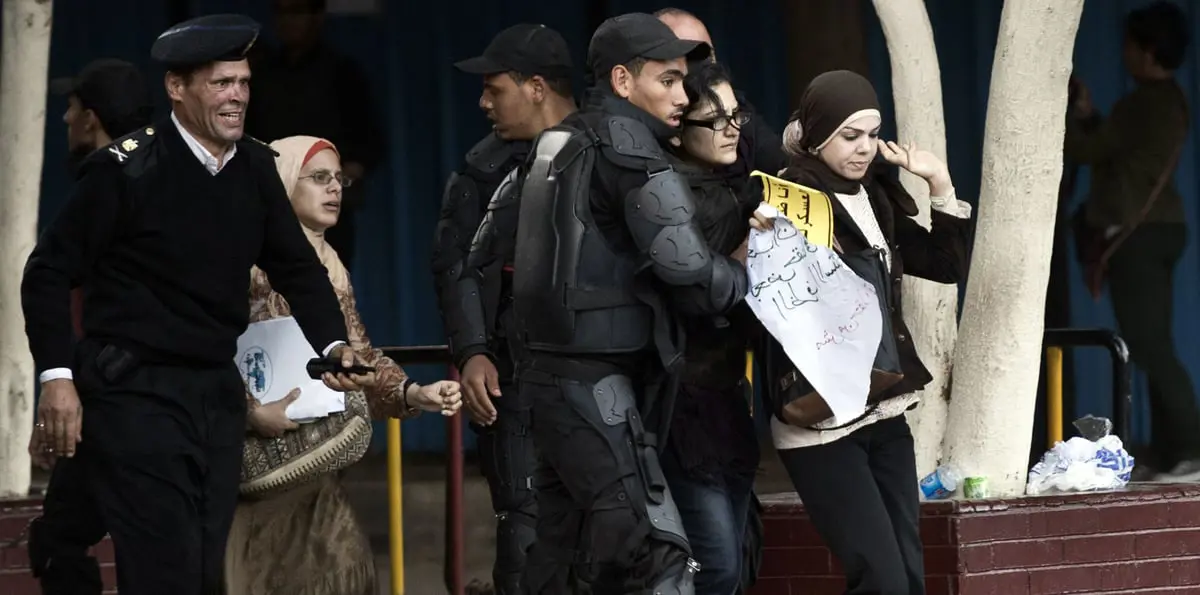 أبرزهم ابنة خيرت الشاطر.. اعتقال نشطاء بتهمة الانتماء للإخوان في مصر