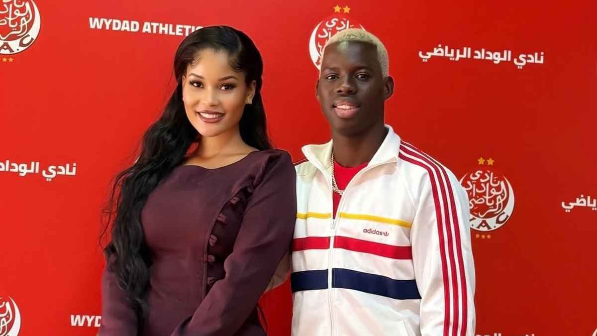 يتابعها 12 مليونا.. من هي زوجة عزيز كي لاعب الوداد المغربي؟ (فيديو)