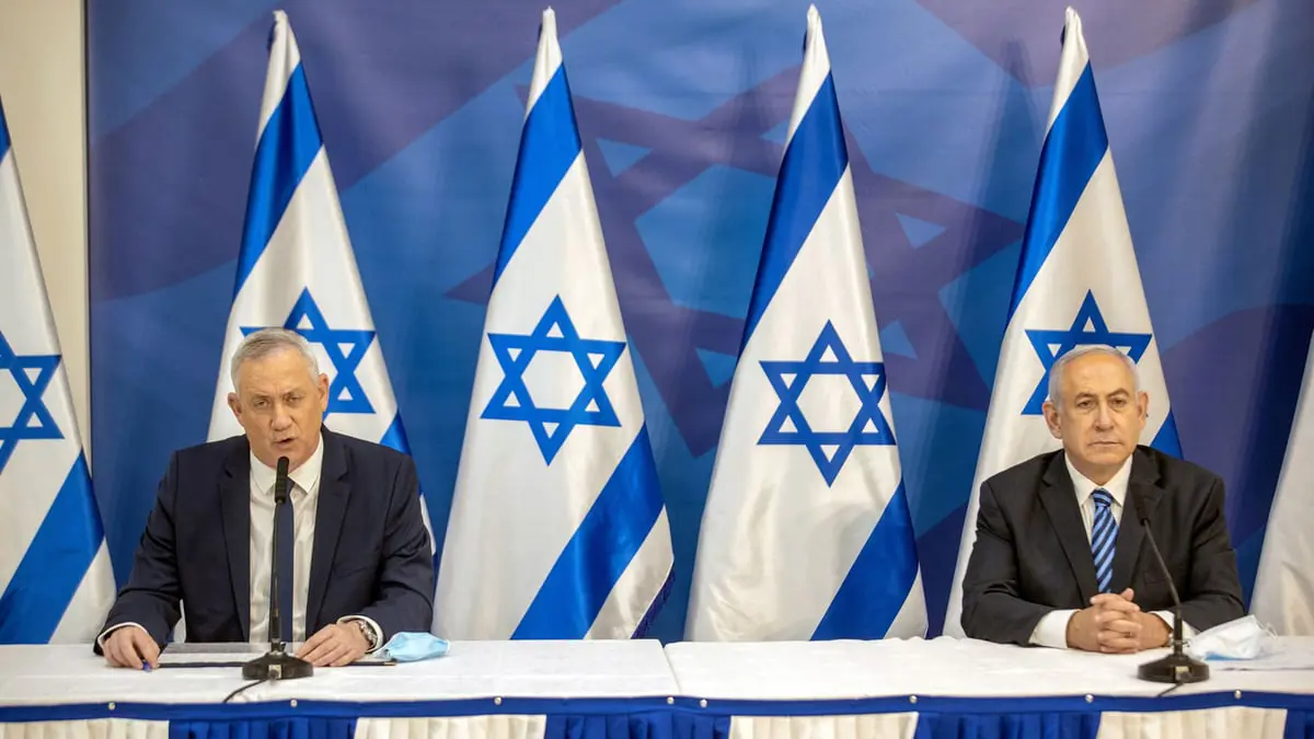 نتنياهو يدعو غانتس للاجتماع وسط ترجيح الإعلان عن حكومة طوارئ