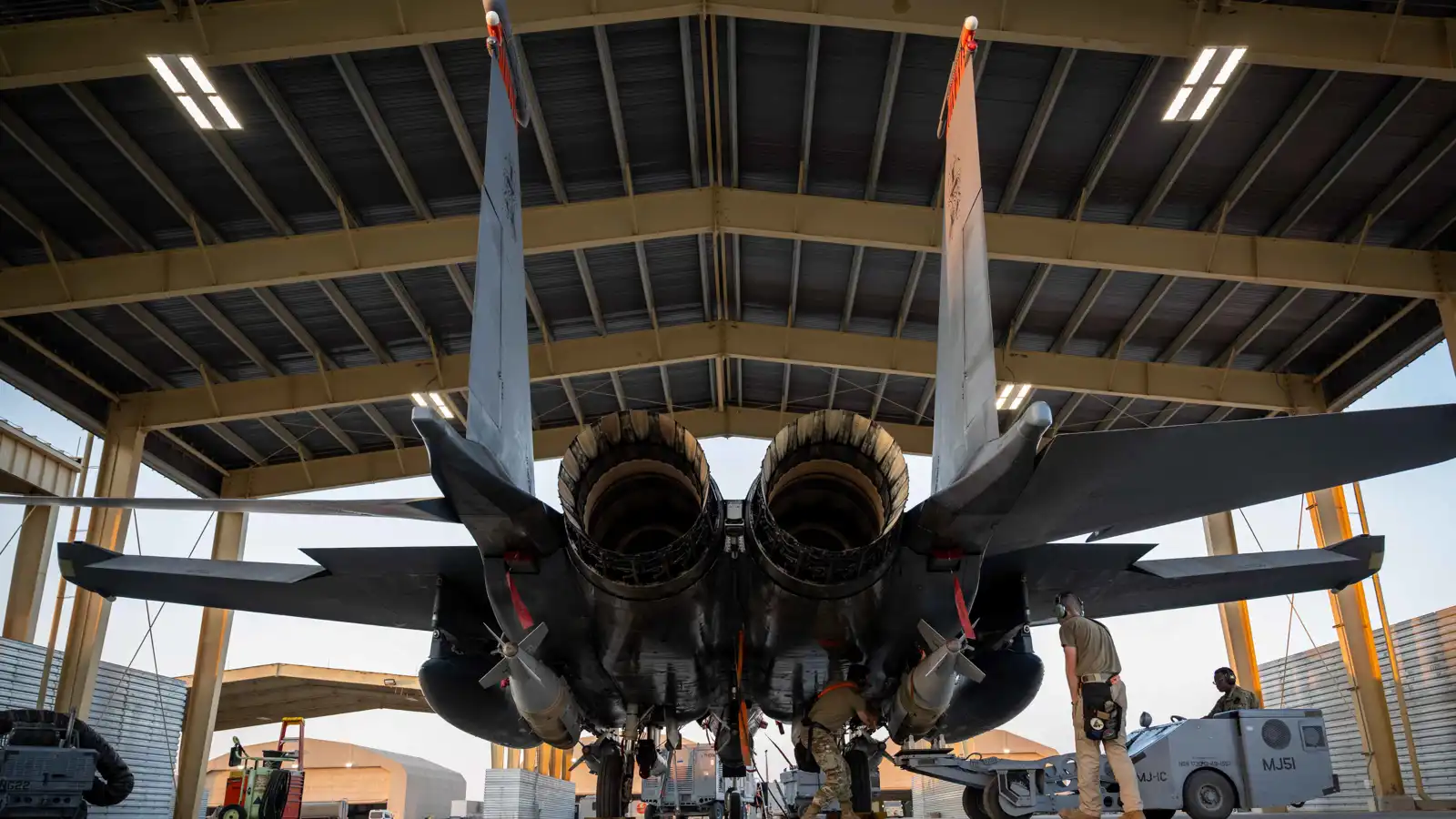 تسـنیم: الدفاع الجوي الإيراني يُسقط طائرة إف-15 أمريكية