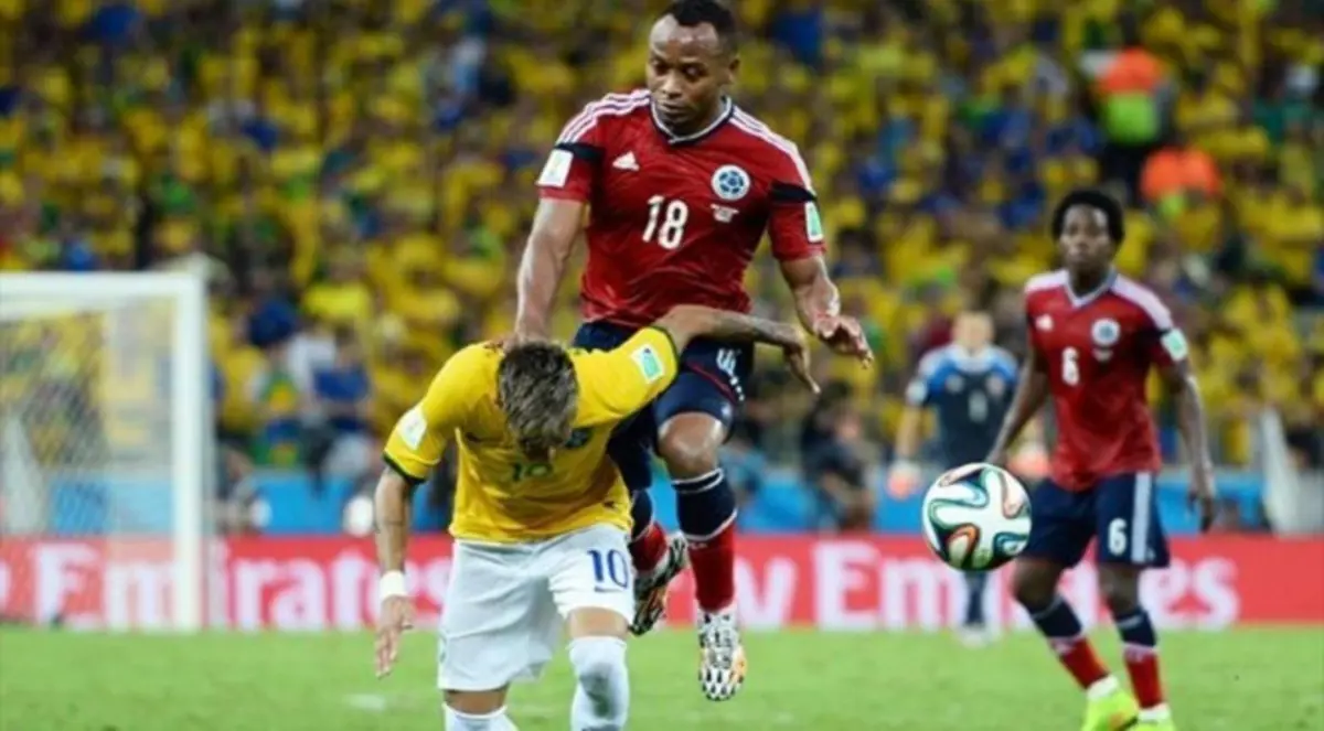 قميص "كاسر" ظهر نيمار في المزاد العلني