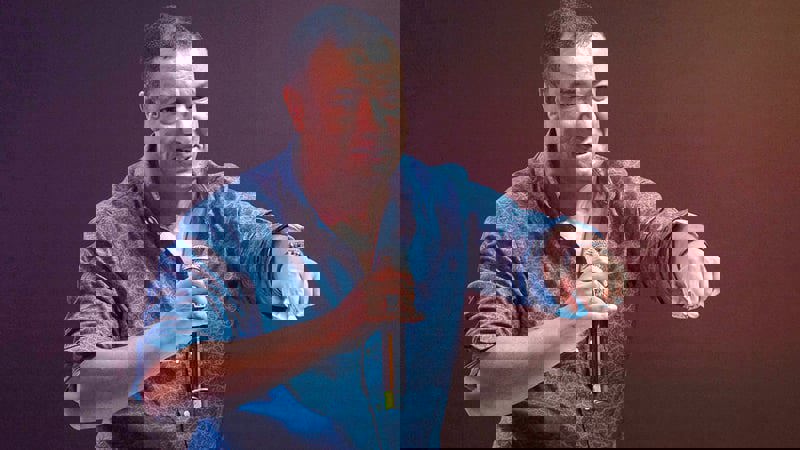 هشام الجخ يرد على انتقادات لهجته في "سره الباتع"