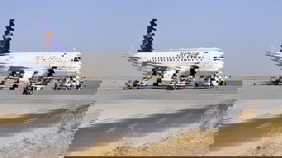 بيان: "خطأ في التقدير" تسبب بانزلاق طائرة "الخطوط السعودية" في مانيلا