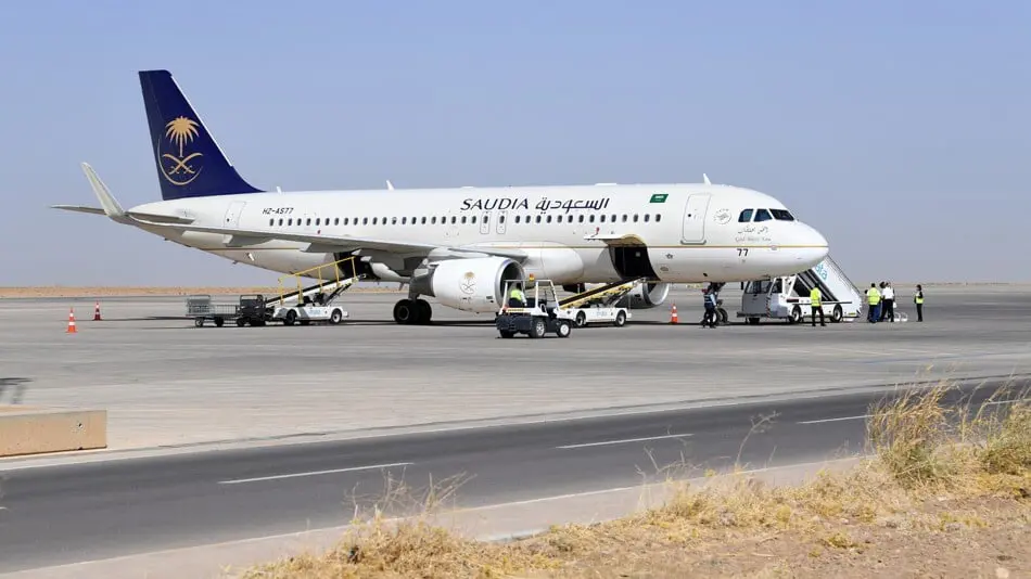 بيان: "خطأ في التقدير" تسبب بانزلاق طائرة "الخطوط السعودية" في مانيلا