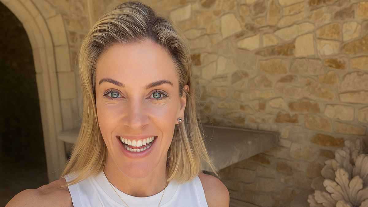 نجم سينمائي عالمي يدخل في علاقة مع زوجة ملياردير أمريكي (صور)