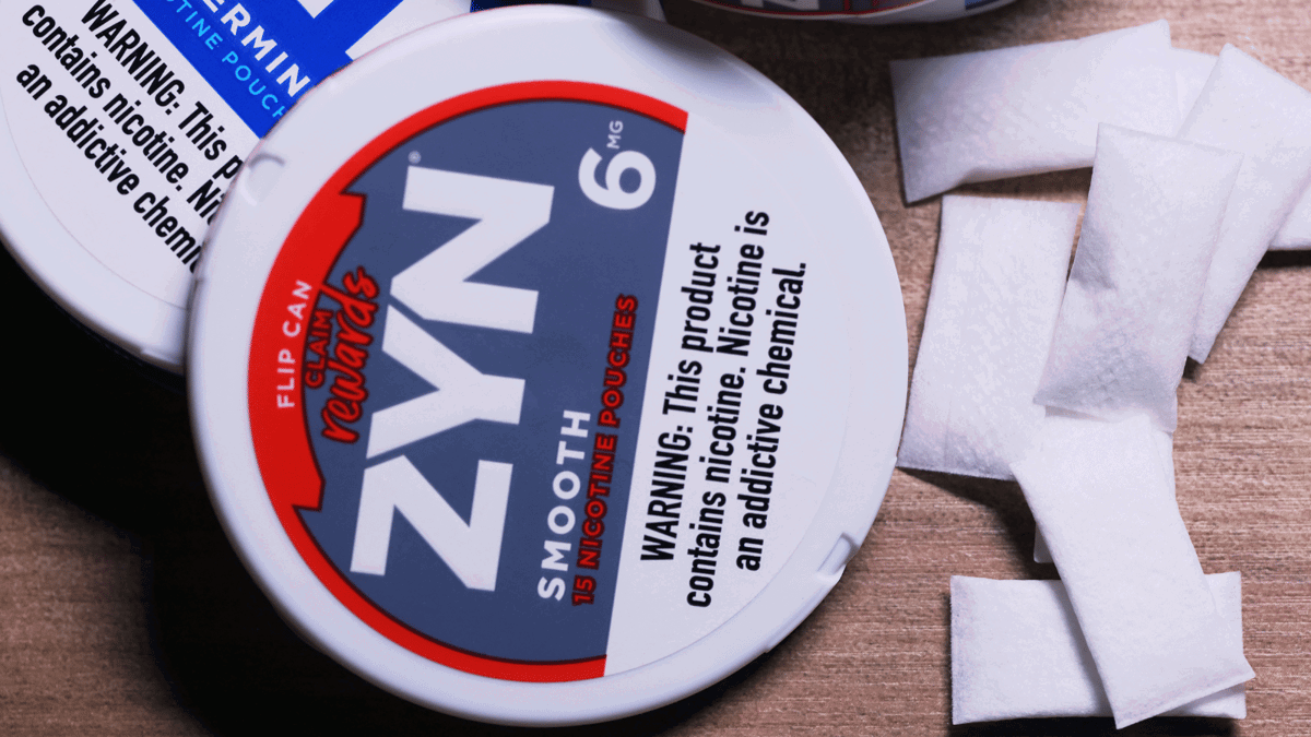 أكياس النيكوتين "Zyn" تثير الجدل بين المشرعين وخبراء الصحة