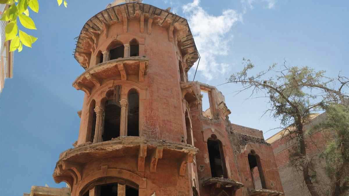 "القصر الأحمر".. هدم مبنى تاريخي يثير انتقادات في مصر (صور)‎