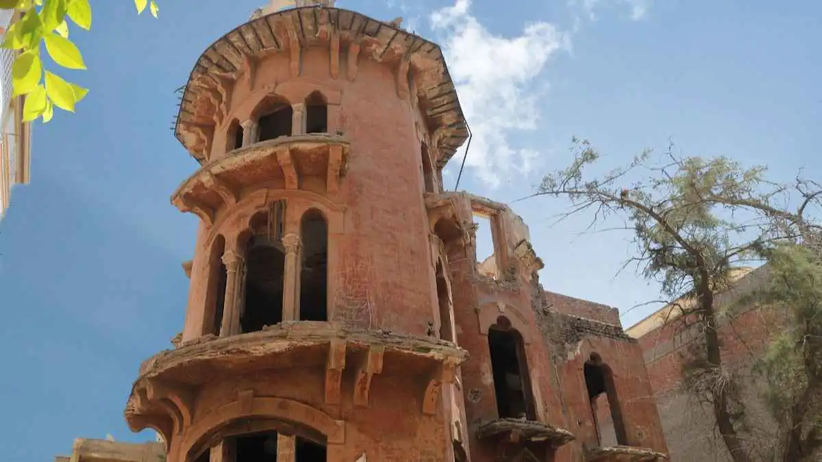 "القصر الأحمر".. هدم مبنى تاريخي يثير انتقادات في مصر (صور)‎