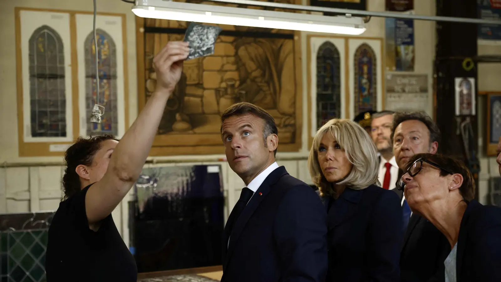 إلغاء زيارة داخلية لماكرون يثير تكهنات حول الأزمة السياسية في فرنسا