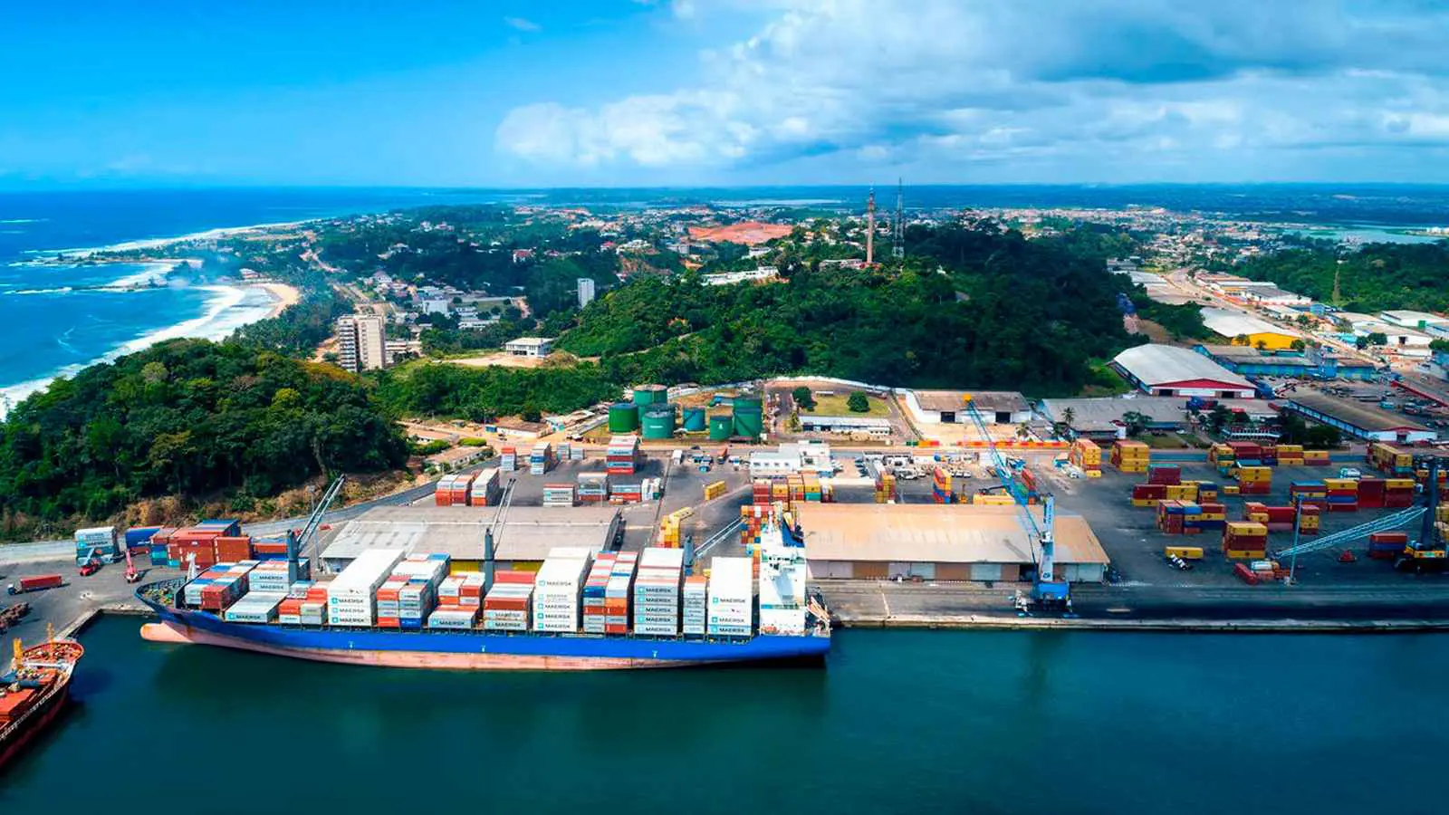 موانئ أبيدجان وسان بيدرو تتقاسم طموحات النمو الاقتصادي الإيفواري