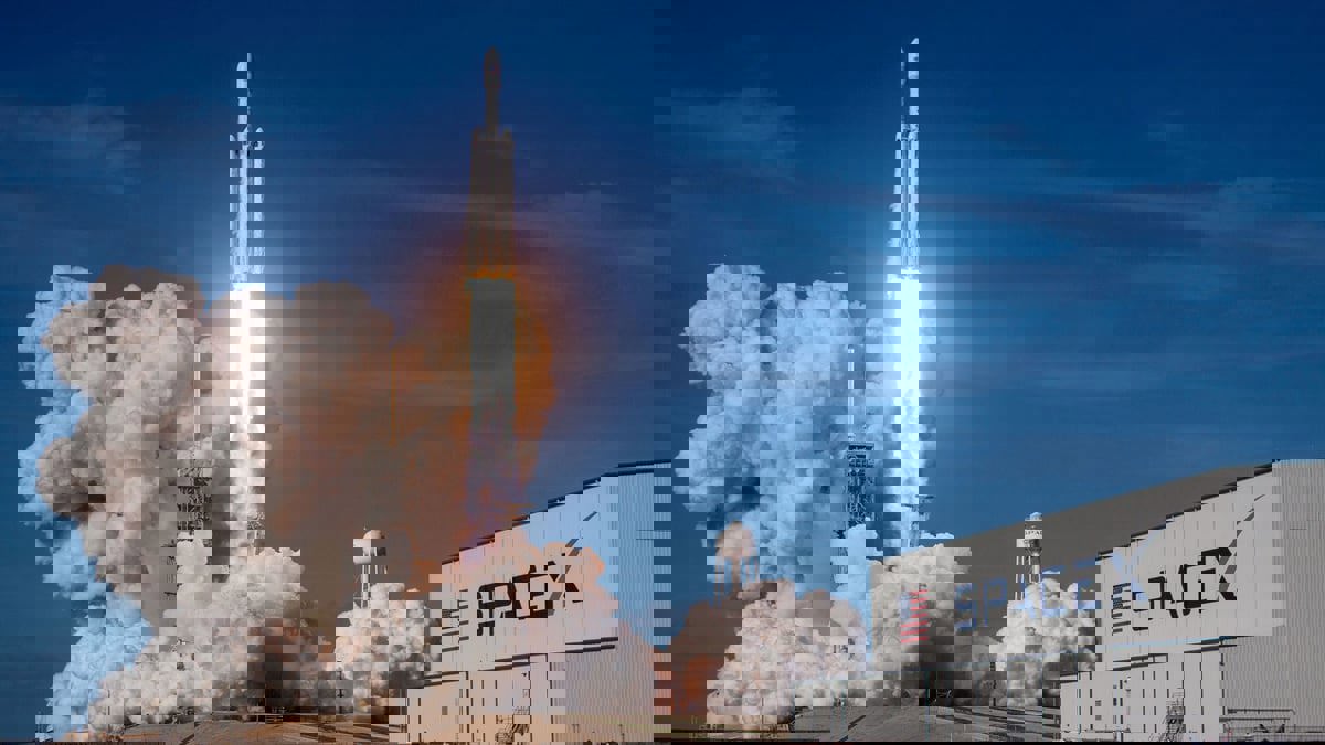 رويترز: السعودية تعتزم إرسال رائدي فضاء على متن كبسولة "سبيس إكس"