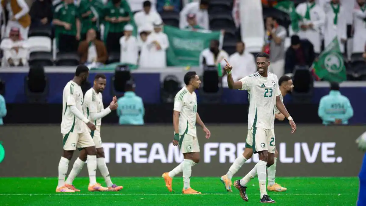 رسالة من أمريكا.. كيف أشعل رينارد حماس لاعبي السعودية قبل مواجهة جزر القمر؟