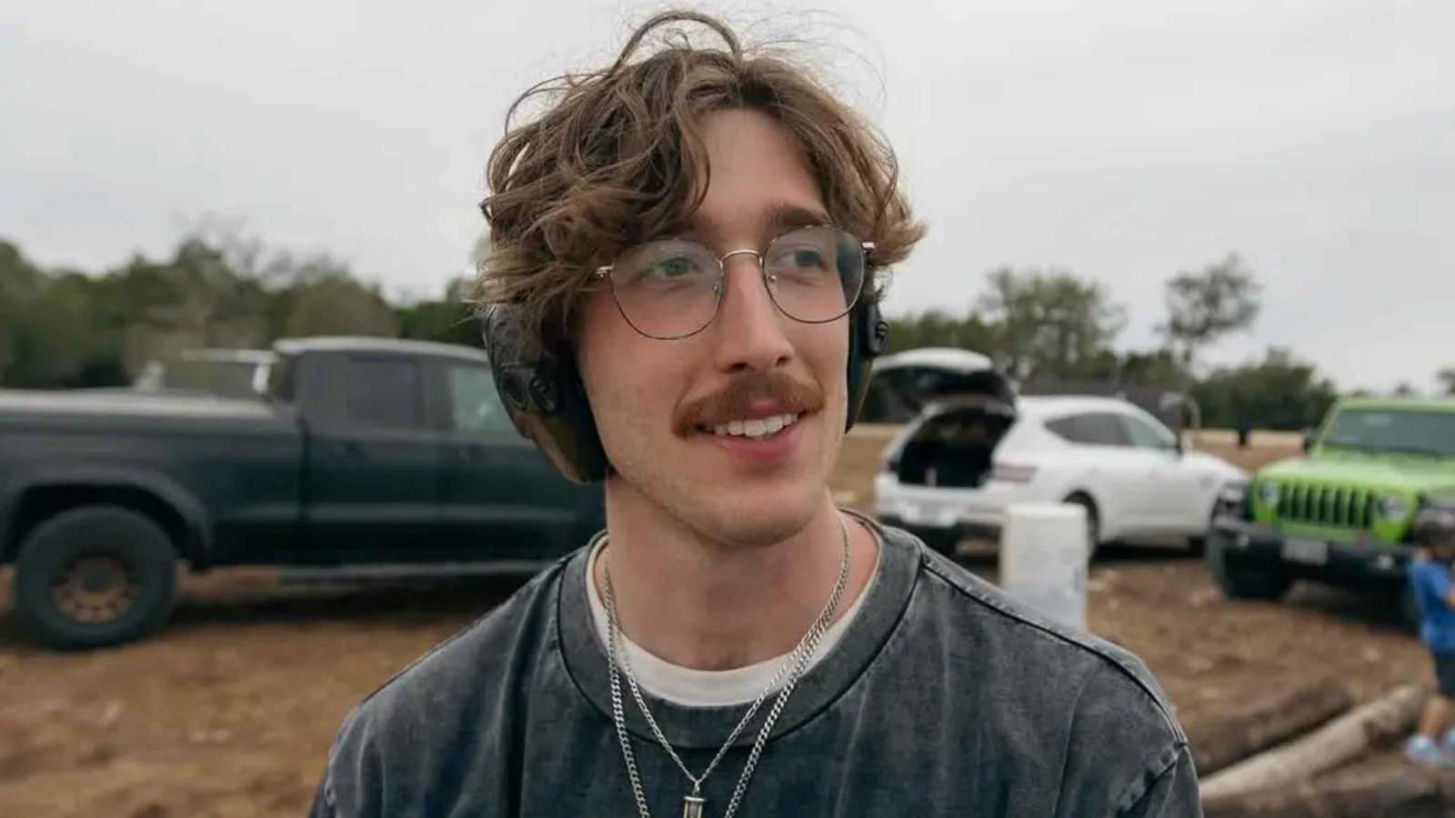 اليوتيوبر براندون باكنغهام يدخل العناية المركزة بعد فشل أعضائه (فيديو)