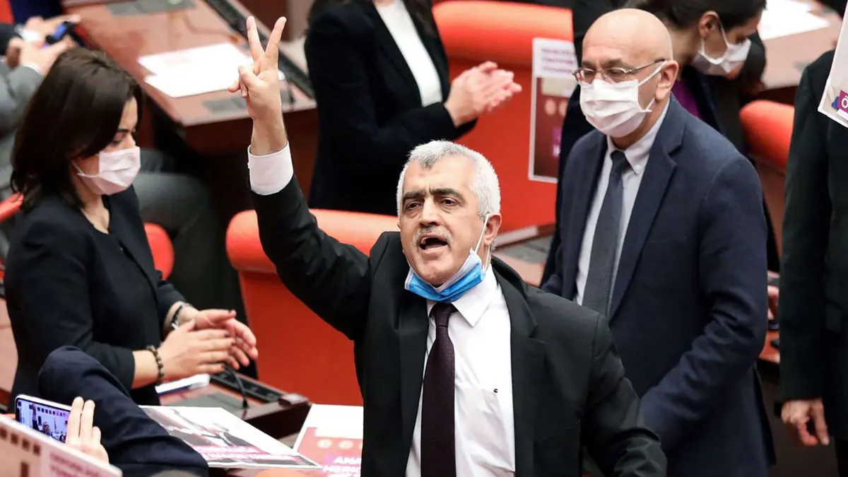 محكمة تركية تأمر بالإفراج عن نائب سابق مؤيد للأكراد‎