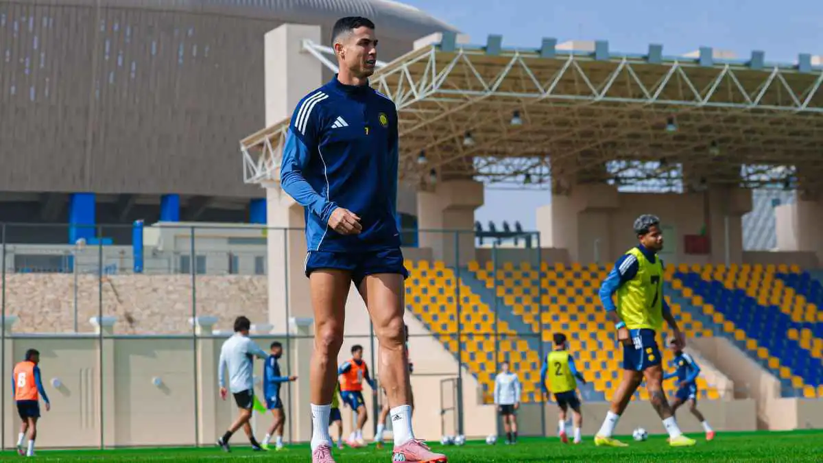 الكشف عن حذاء كريستيانو رونالدو الذهبي لمونديال 2026 (صور)